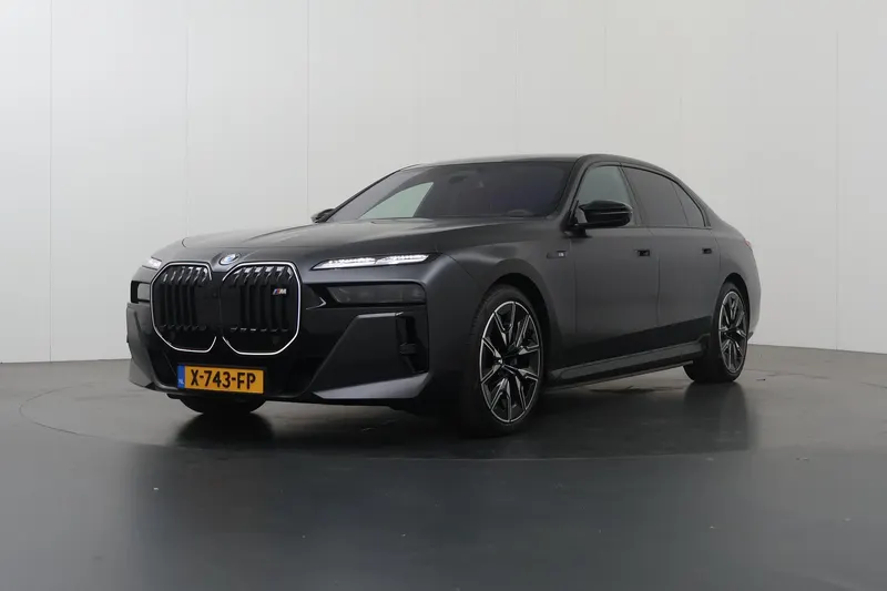 BMW i7 (2023)