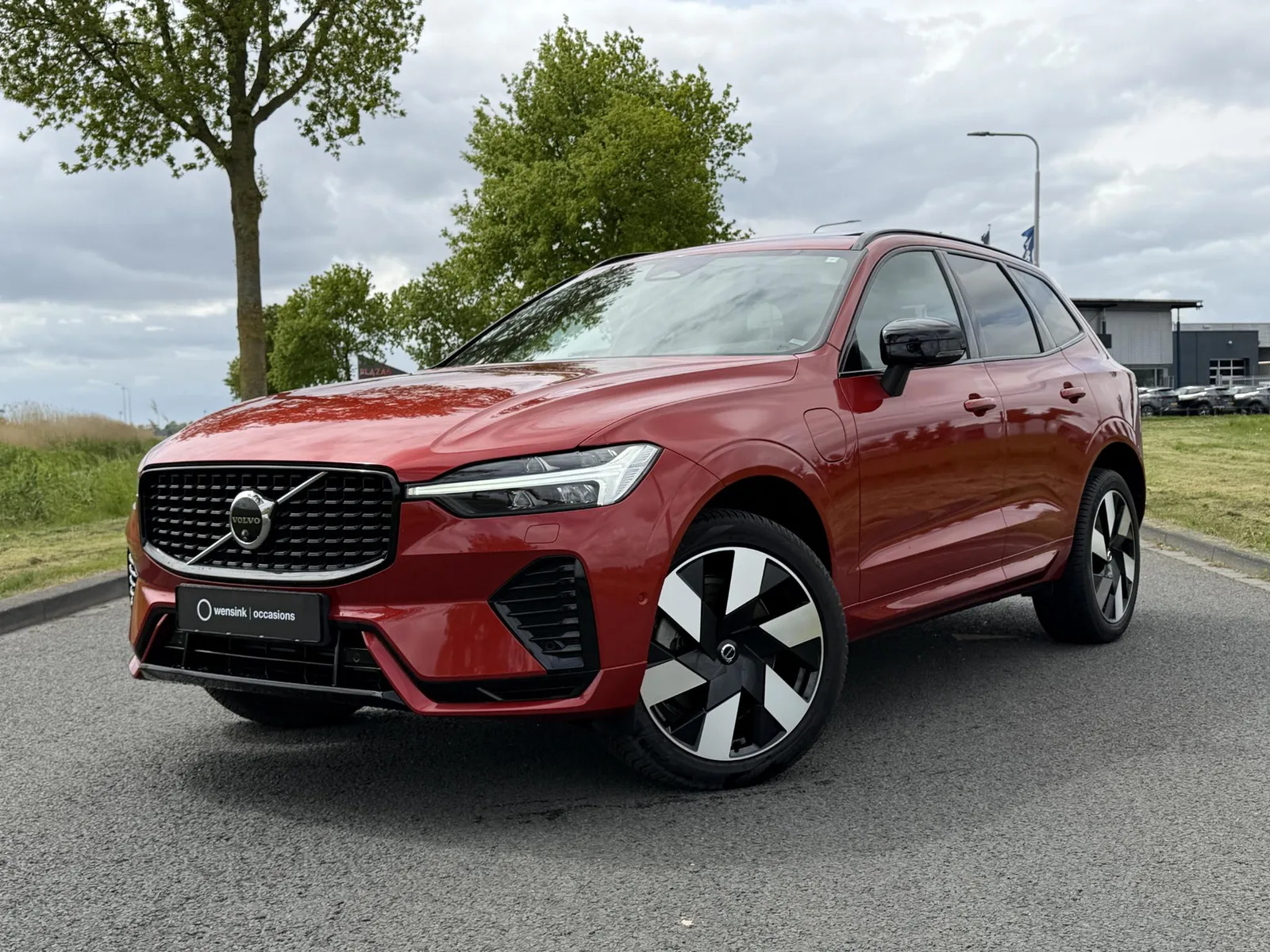 Volvo XC60 (2023) — foto 1