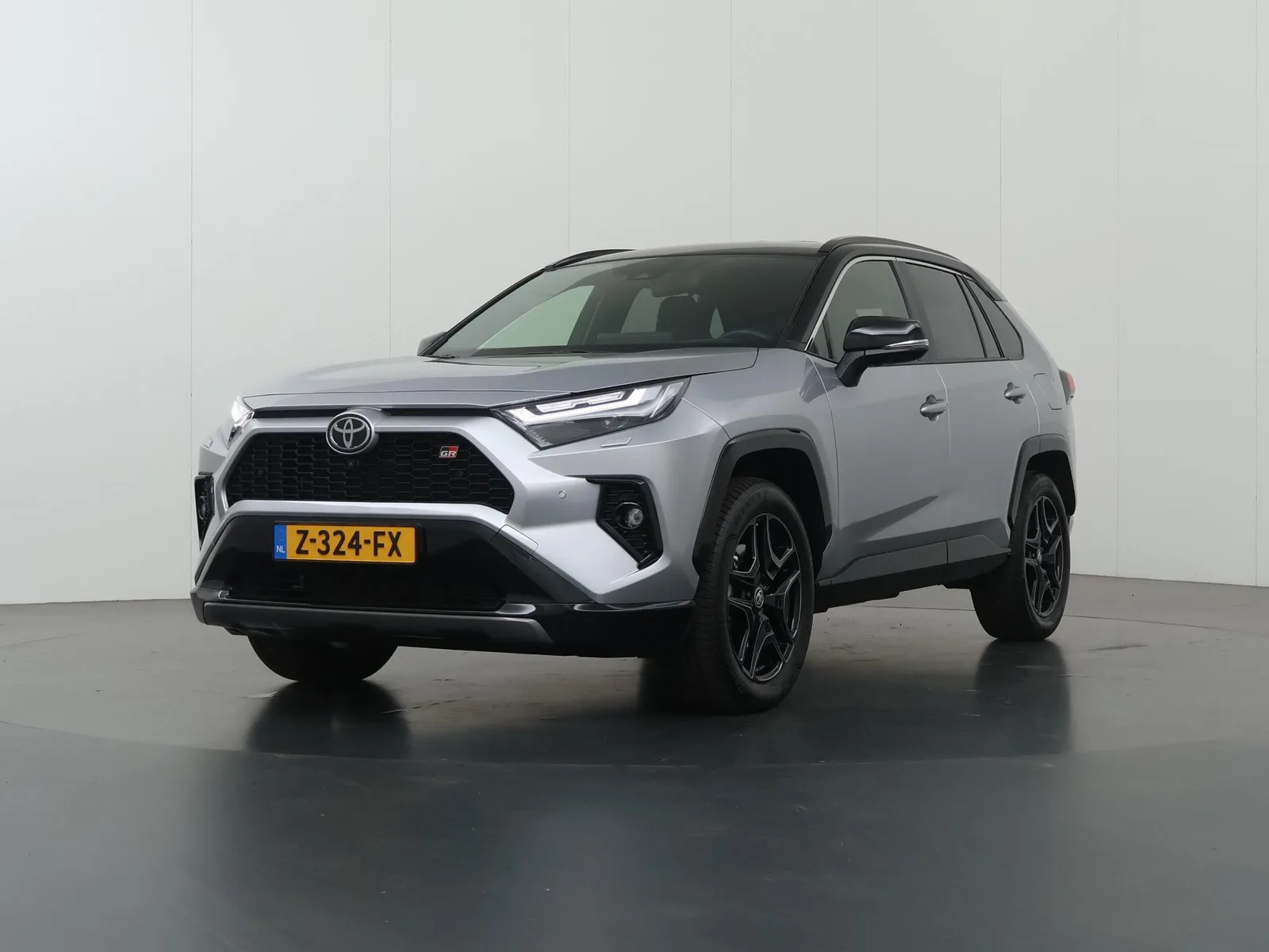 Toyota RAV4 (2024) — foto 1