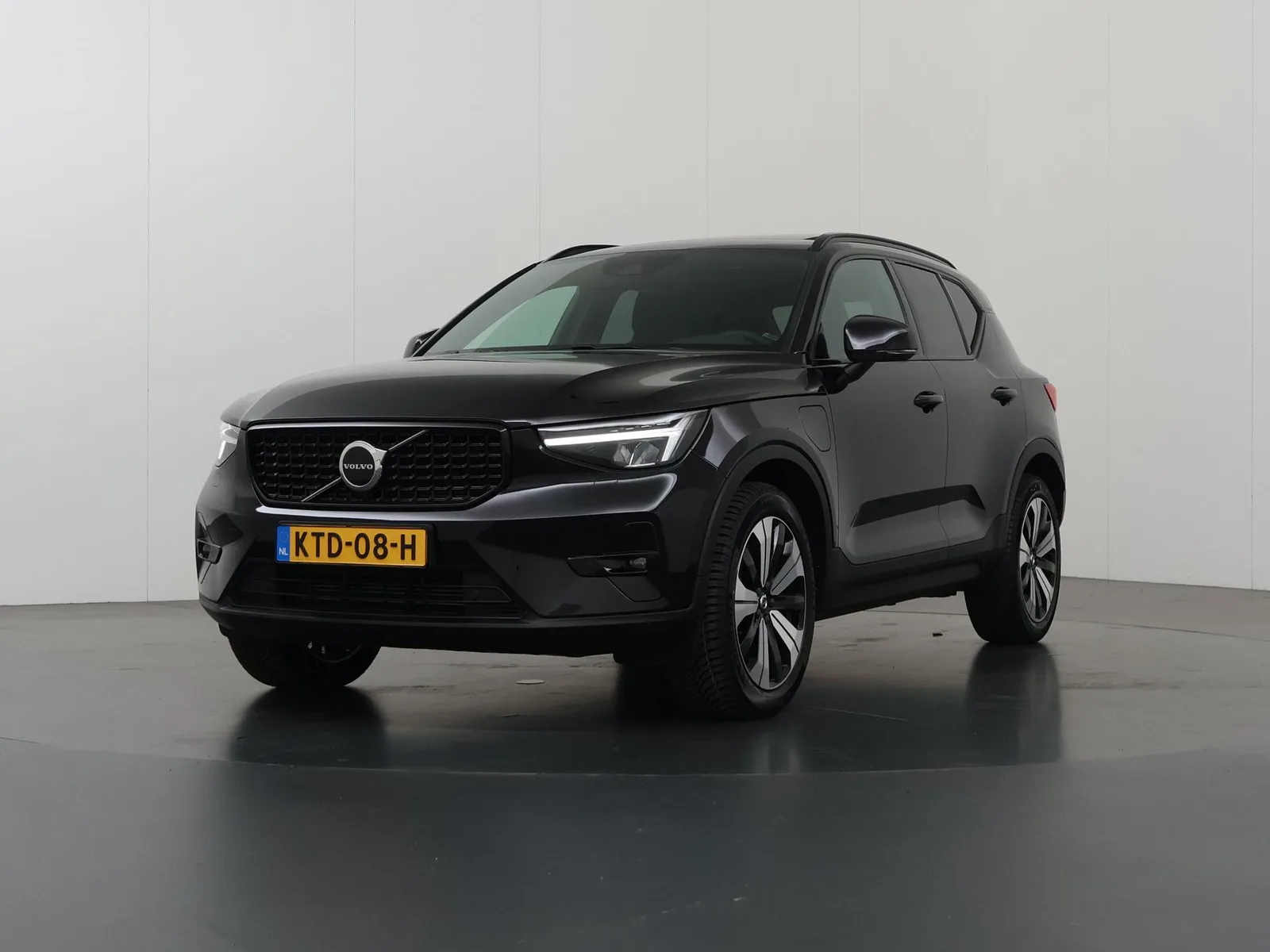 Volvo XC40 (2022) — foto 1