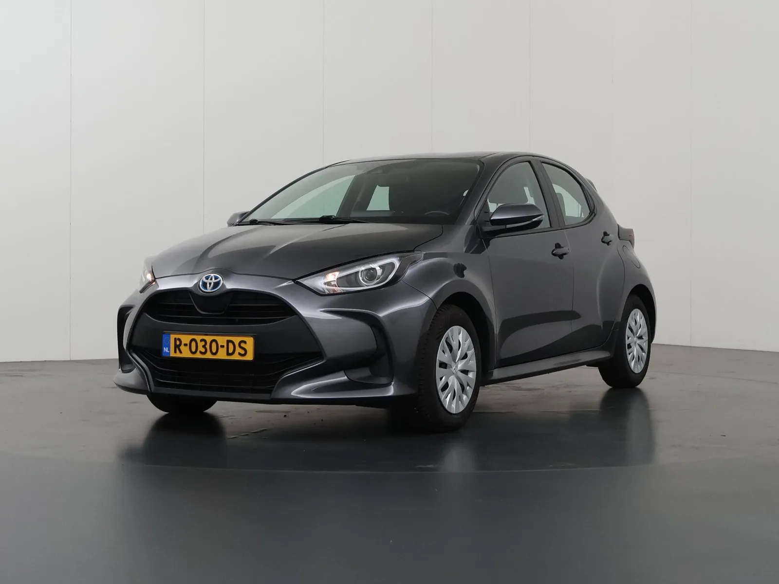 Toyota Yaris (2022) — foto 1