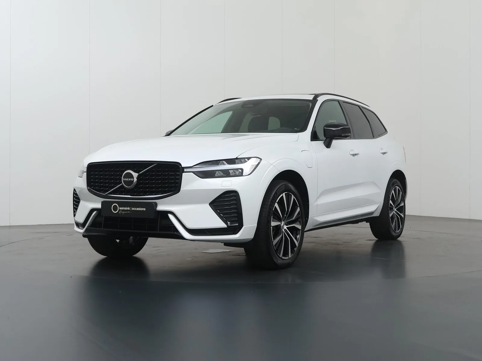 Volvo XC60 (2023) — foto 1