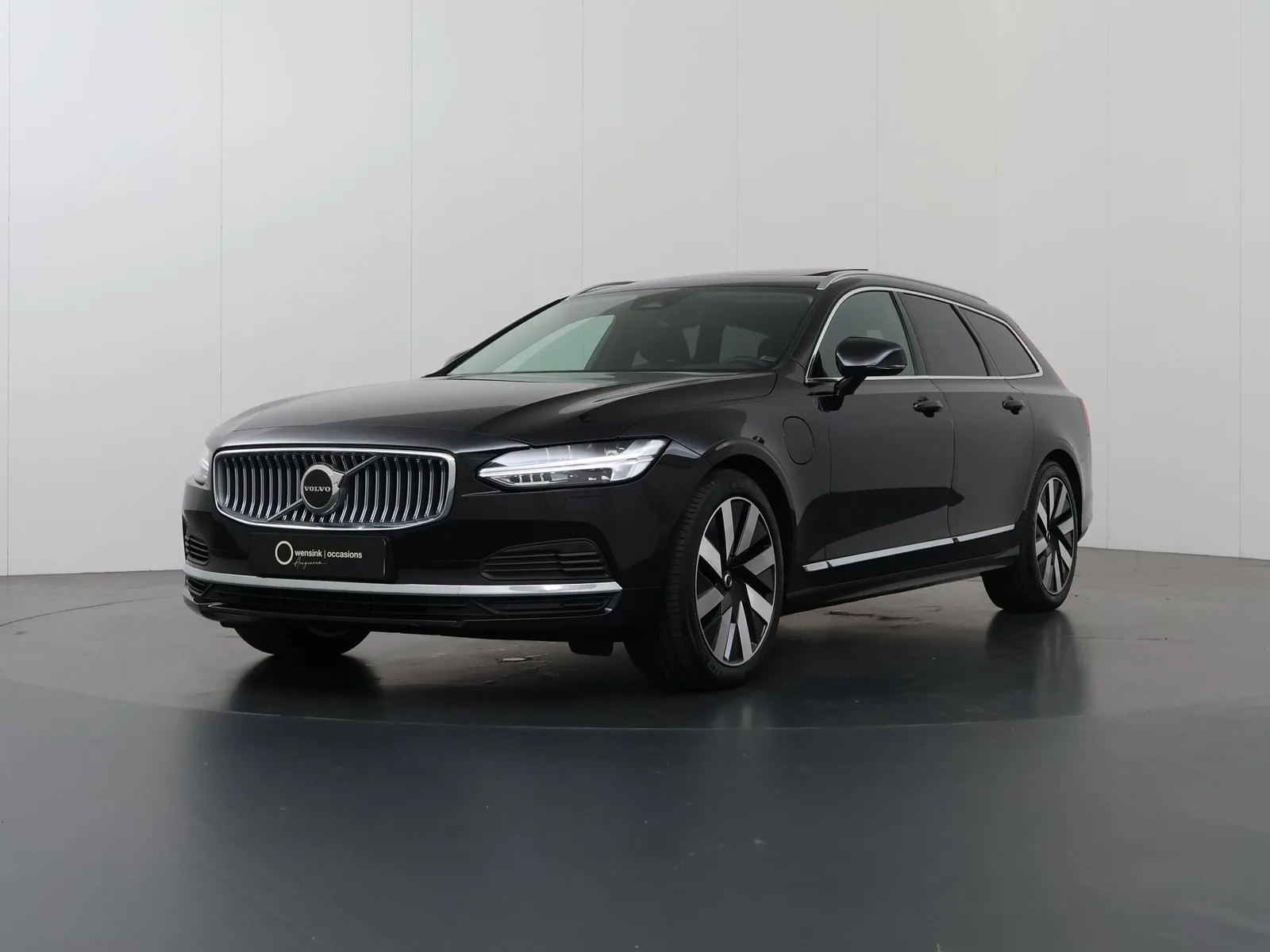Volvo V90 (2024) — foto 1