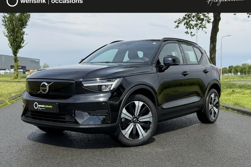 Volvo XC40 (2023)