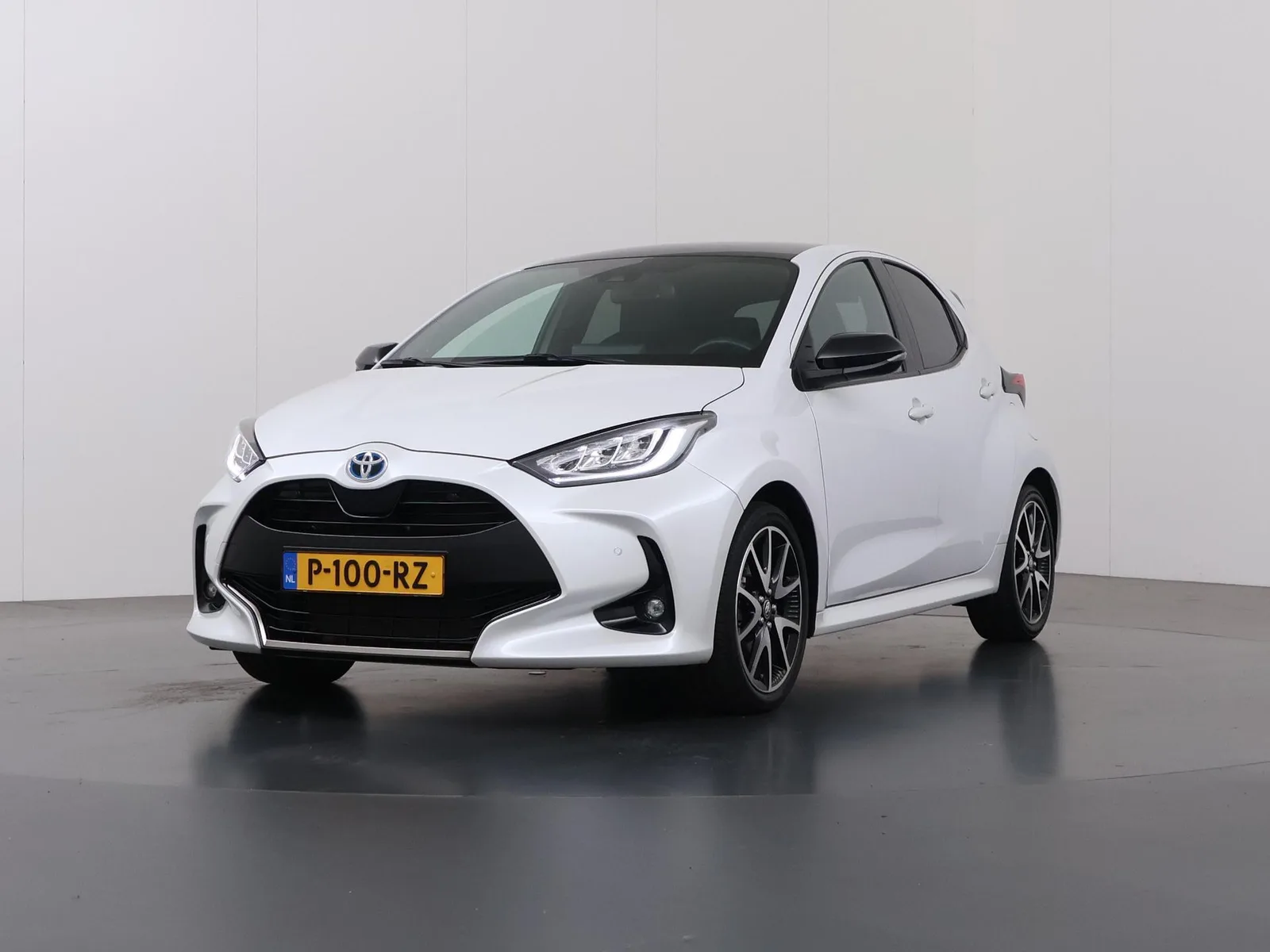 Toyota Yaris (2022) — foto 1