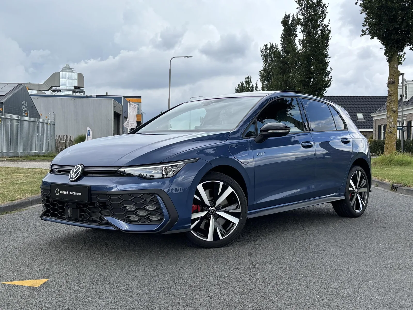 Volkswagen Golf (2025) — foto 1