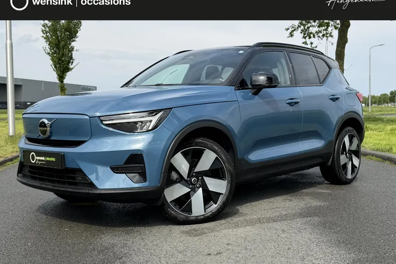 Volvo XC40 (2023)