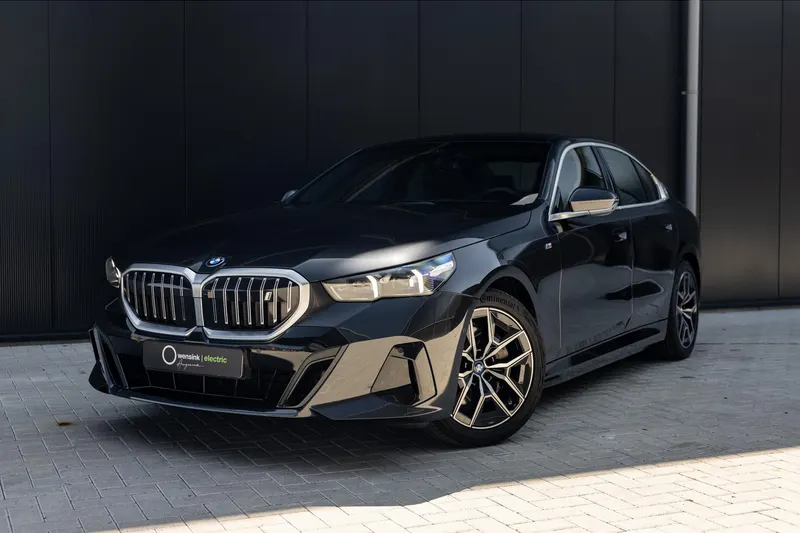 BMW i5 (2024)