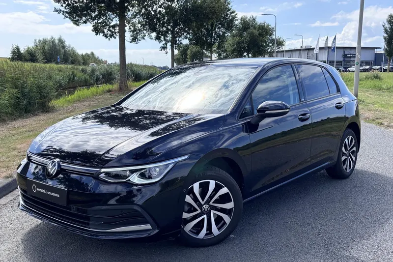Volkswagen Golf (2023)