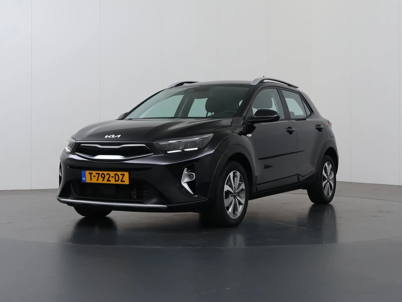 Kia Stonic (2023) — foto 1