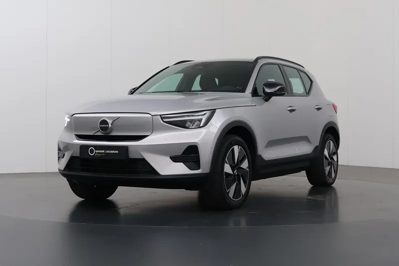 Volvo XC40 (2024)