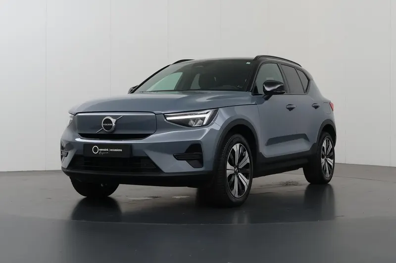 Volvo XC40 (2023)