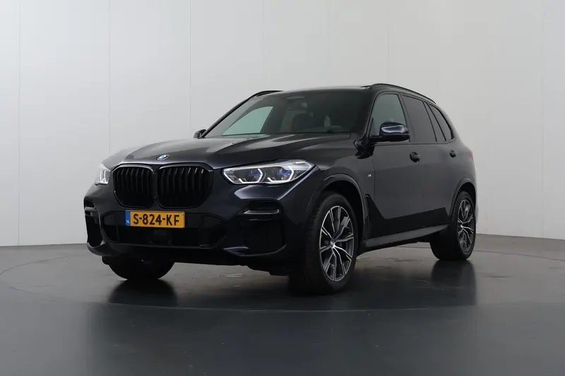 BMW X5 (2023)