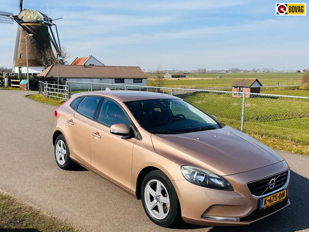 Volvo V40 (2013) — foto 1