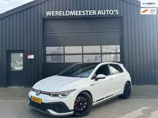 Volkswagen Golf (2021) — foto 1