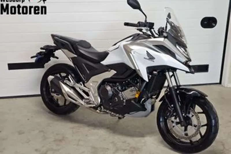 Honda NC750X (2022)