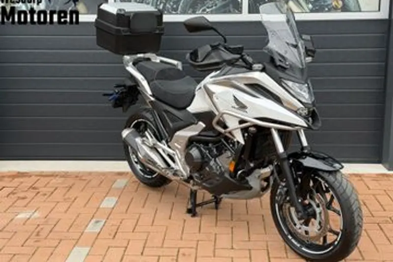Honda NC750X (2021)