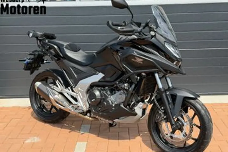 Honda NC750X (2023)