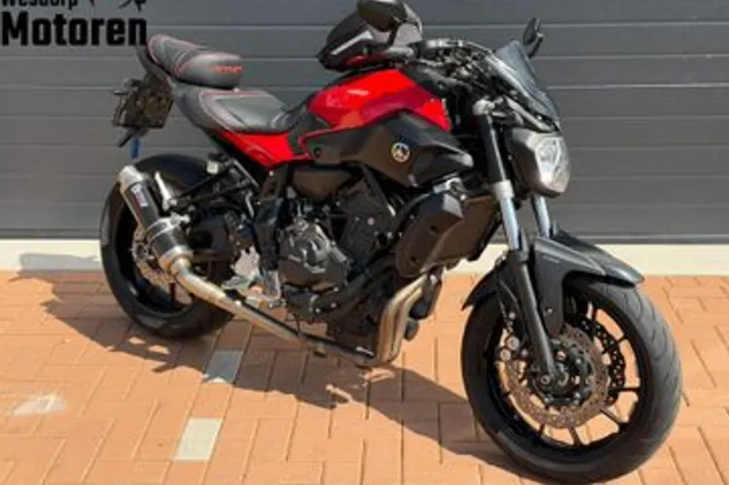 Yamaha MT-07 (2015)