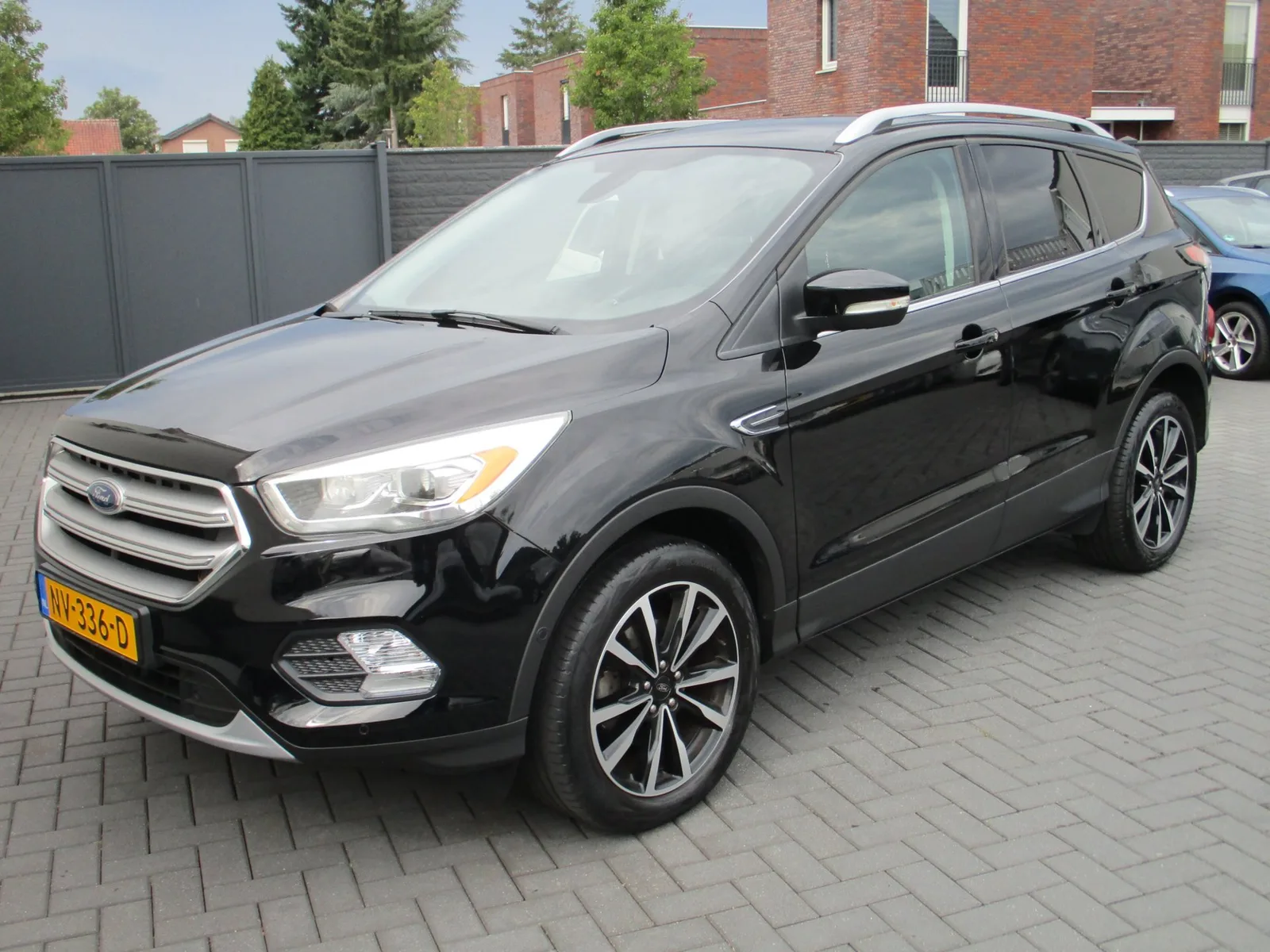 Ford Kuga (2017) — foto 1