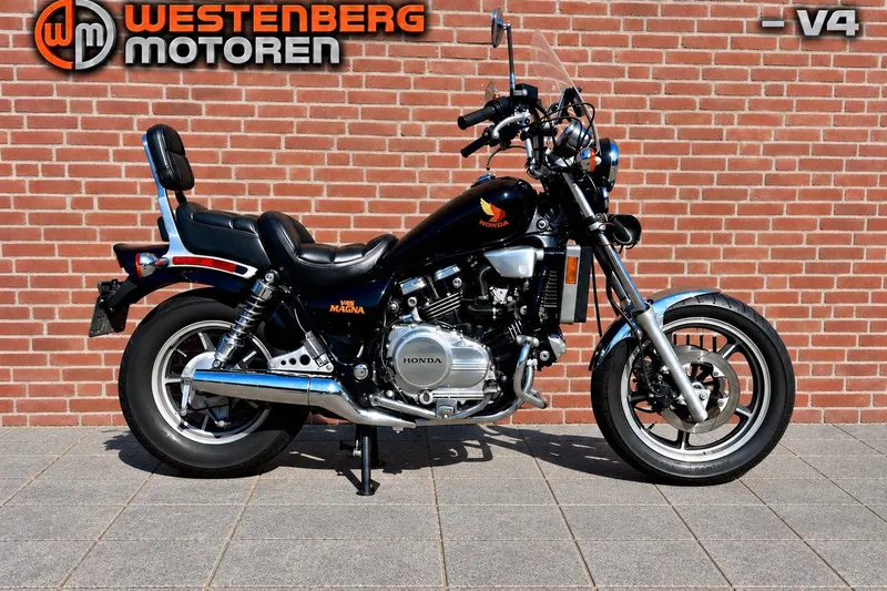 Foto van Honda VF 750 C Super Magna