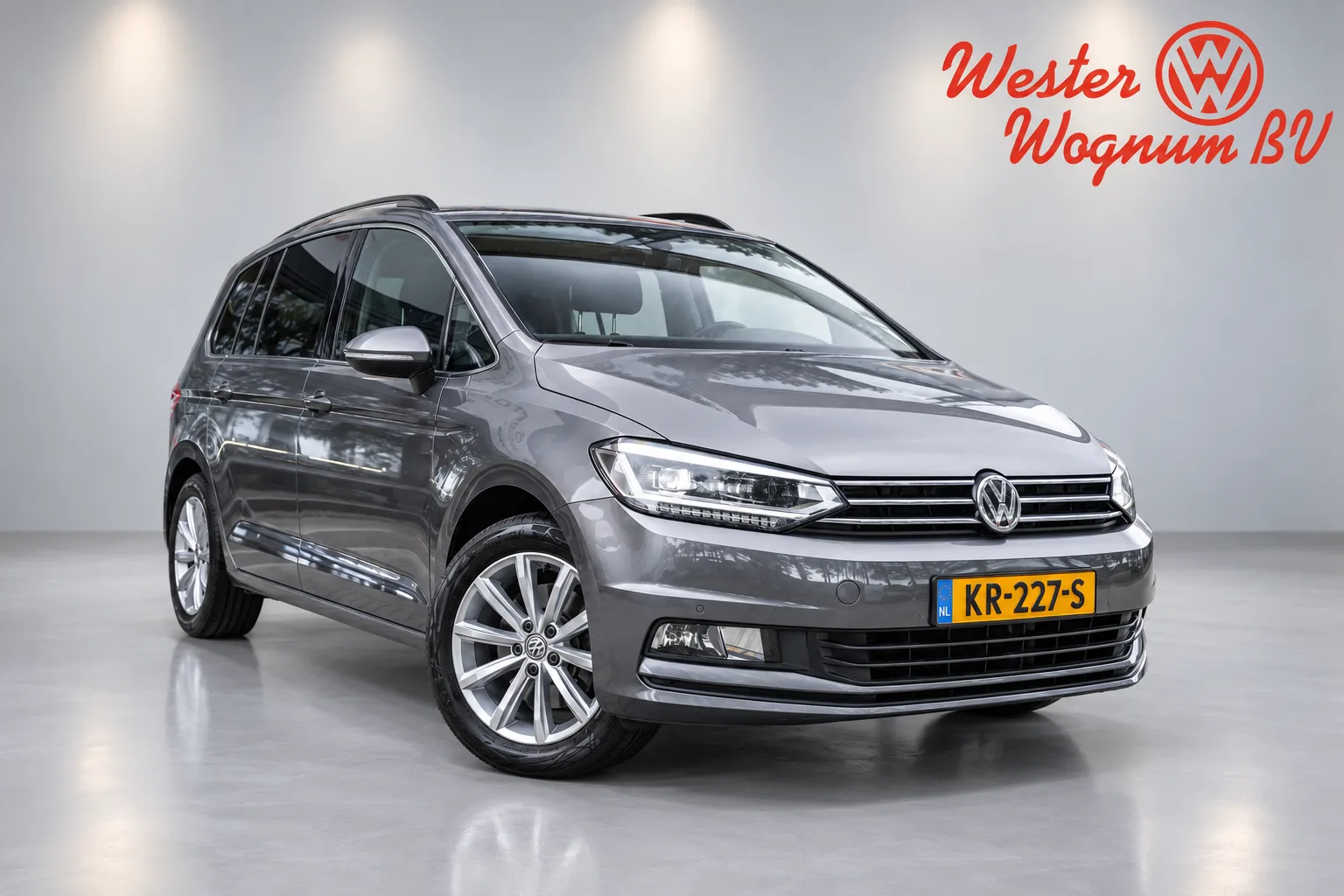 Volkswagen Touran (2016) — foto 1