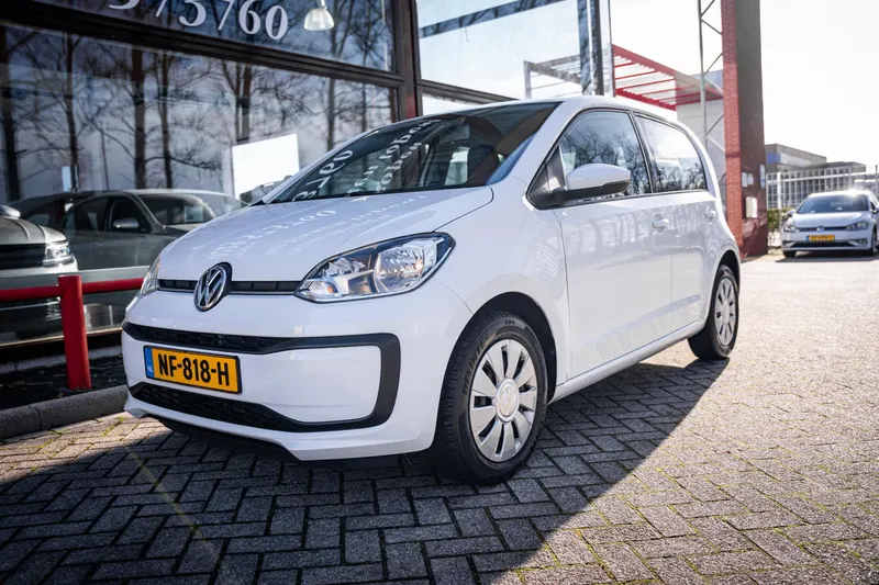 Volkswagen Up! (2017)