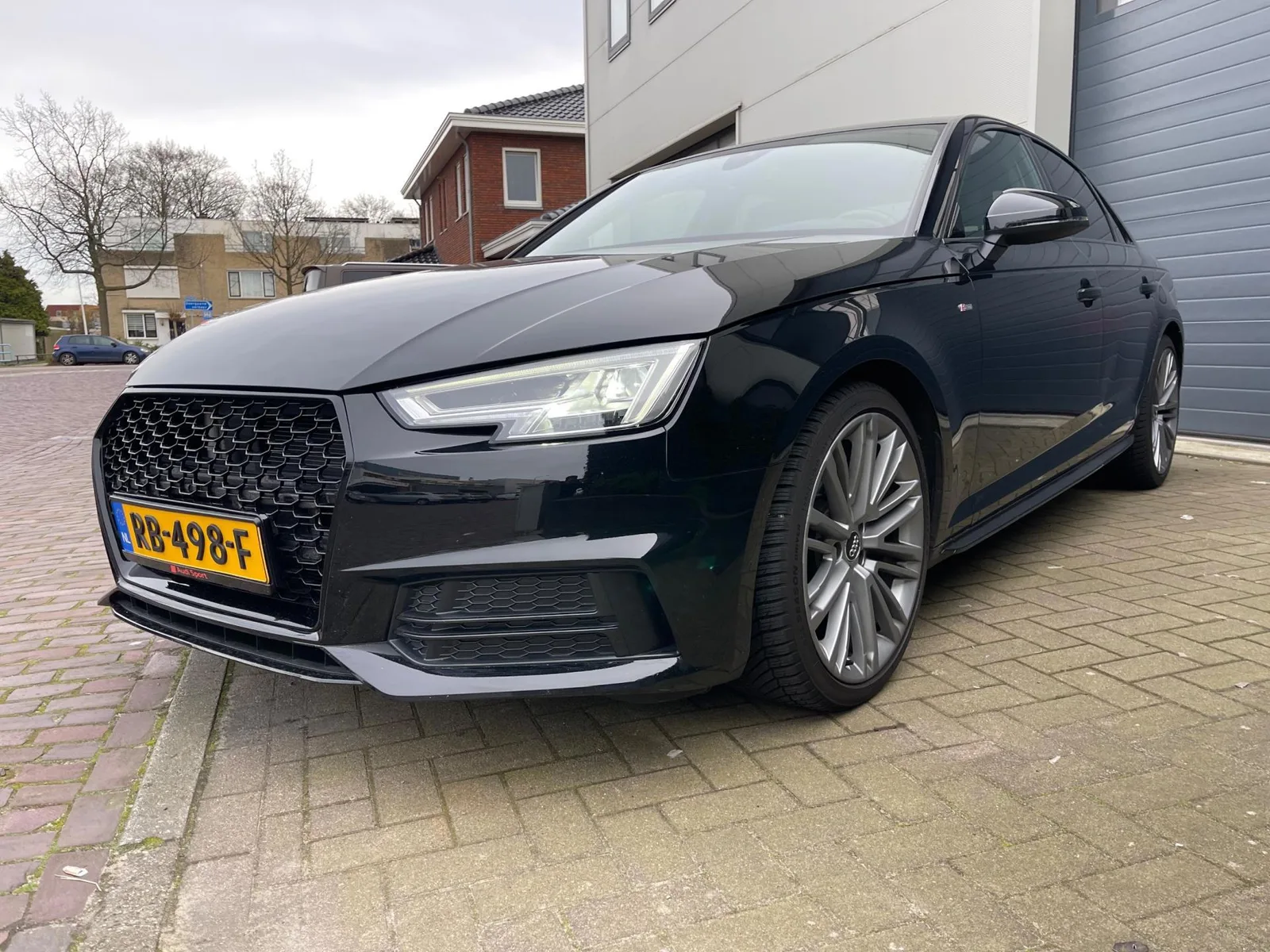 Audi A4 (2017) — foto 1