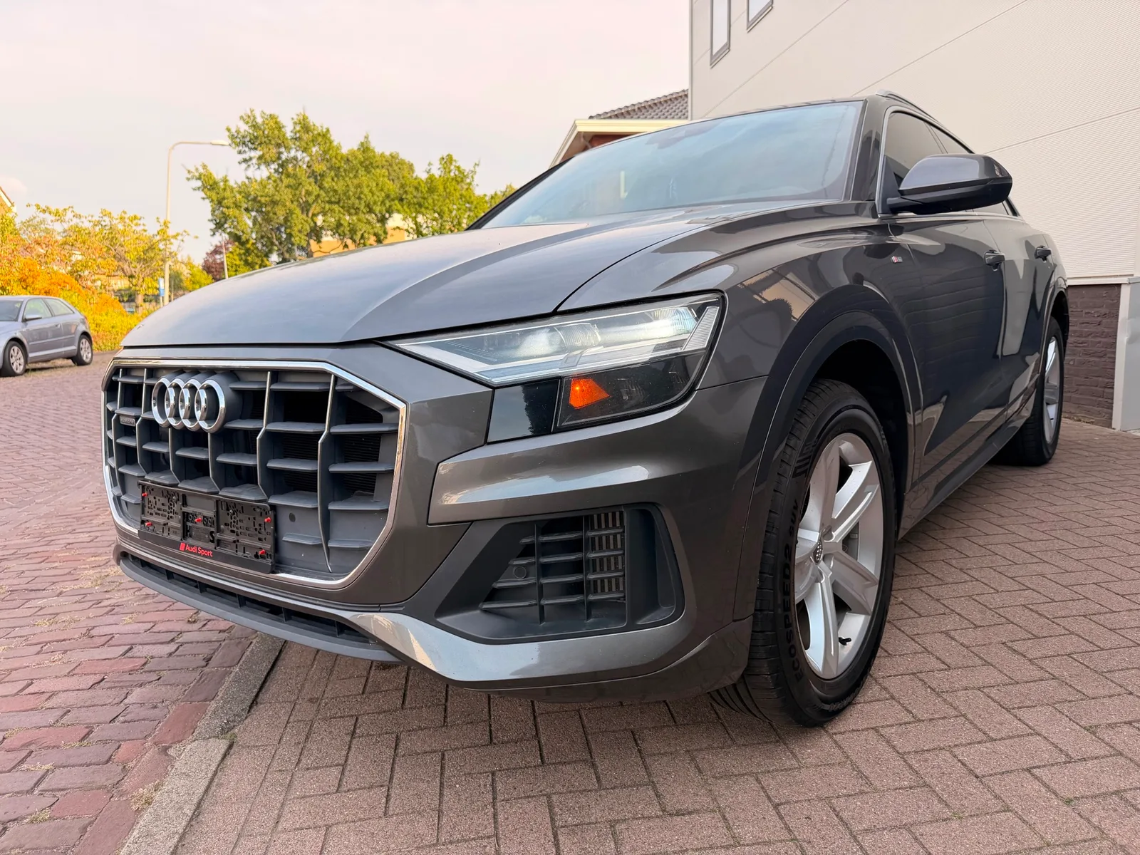 Audi Q8 (2019) — foto 1