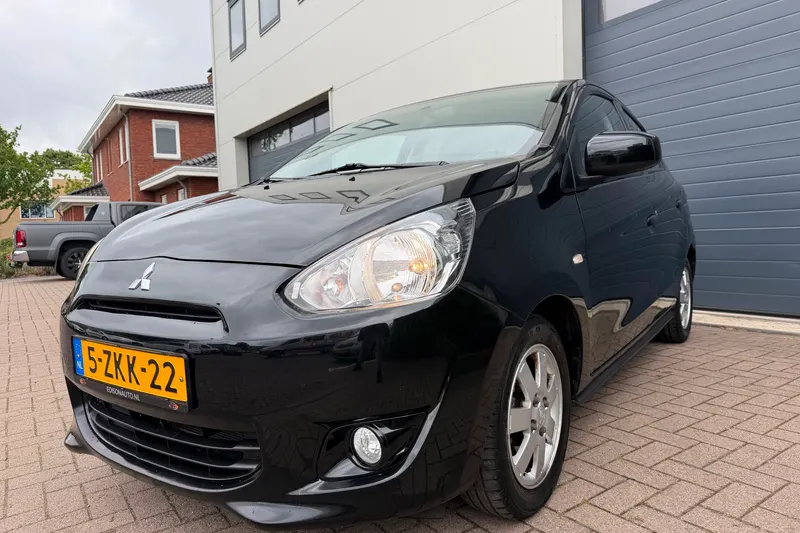 Mitsubishi Space Star (2015)