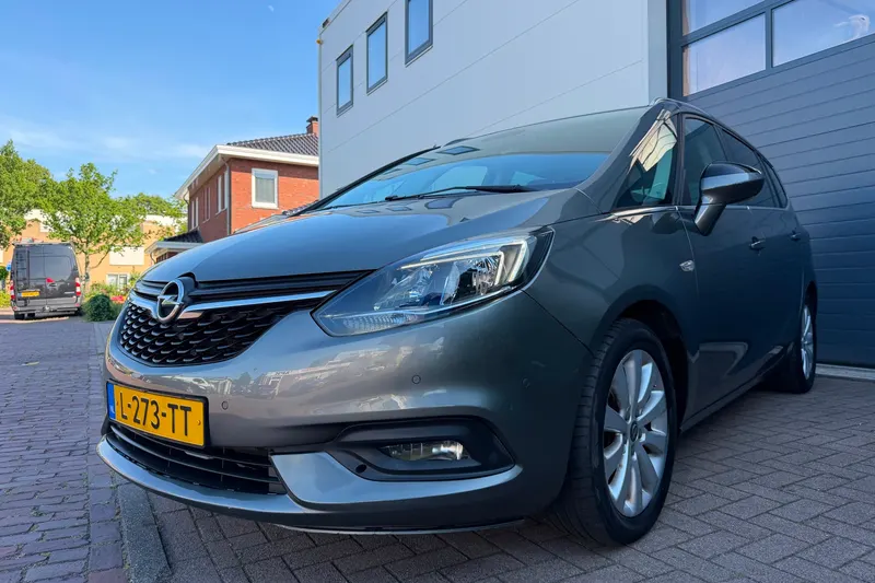 Opel Zafira (2018)