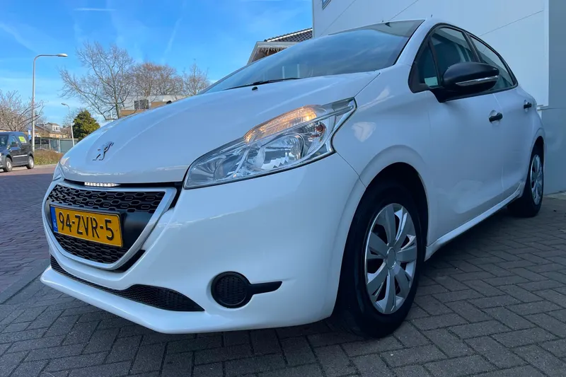 Peugeot 208 (2013)