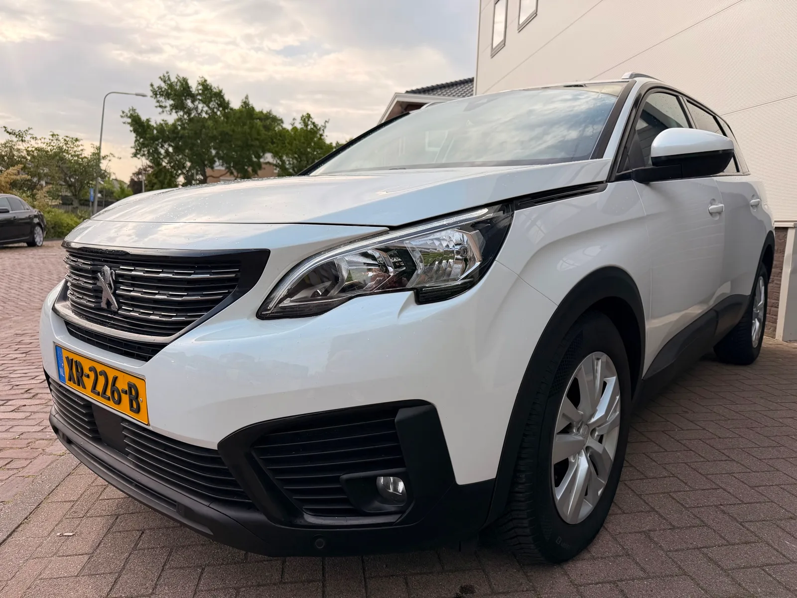 Peugeot 5008 (2019) — foto 1