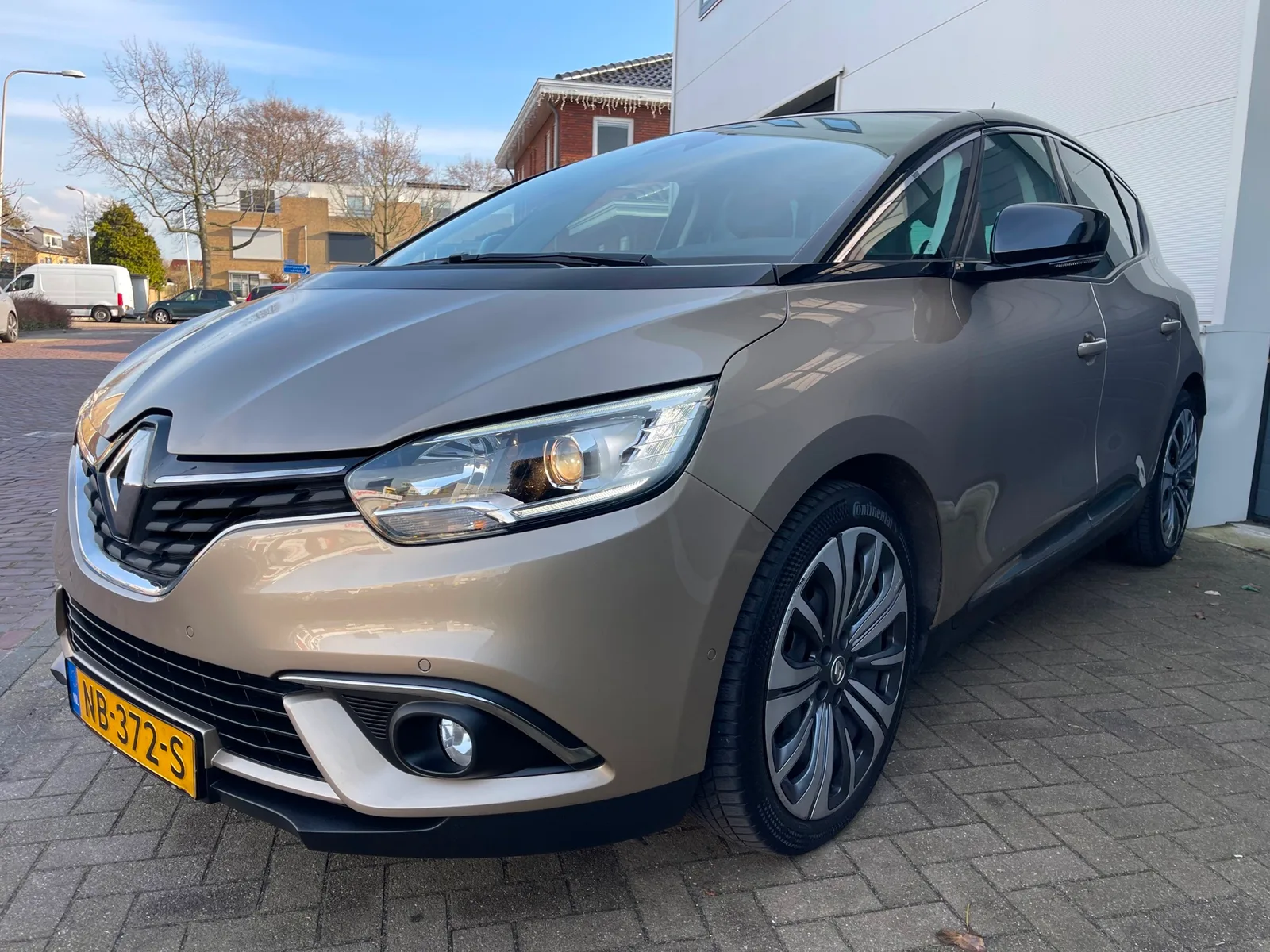 Renault Scénic (2017) — foto 1