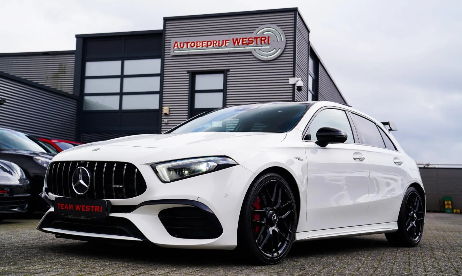 Mercedes-Benz Benz (2021) — foto 1
