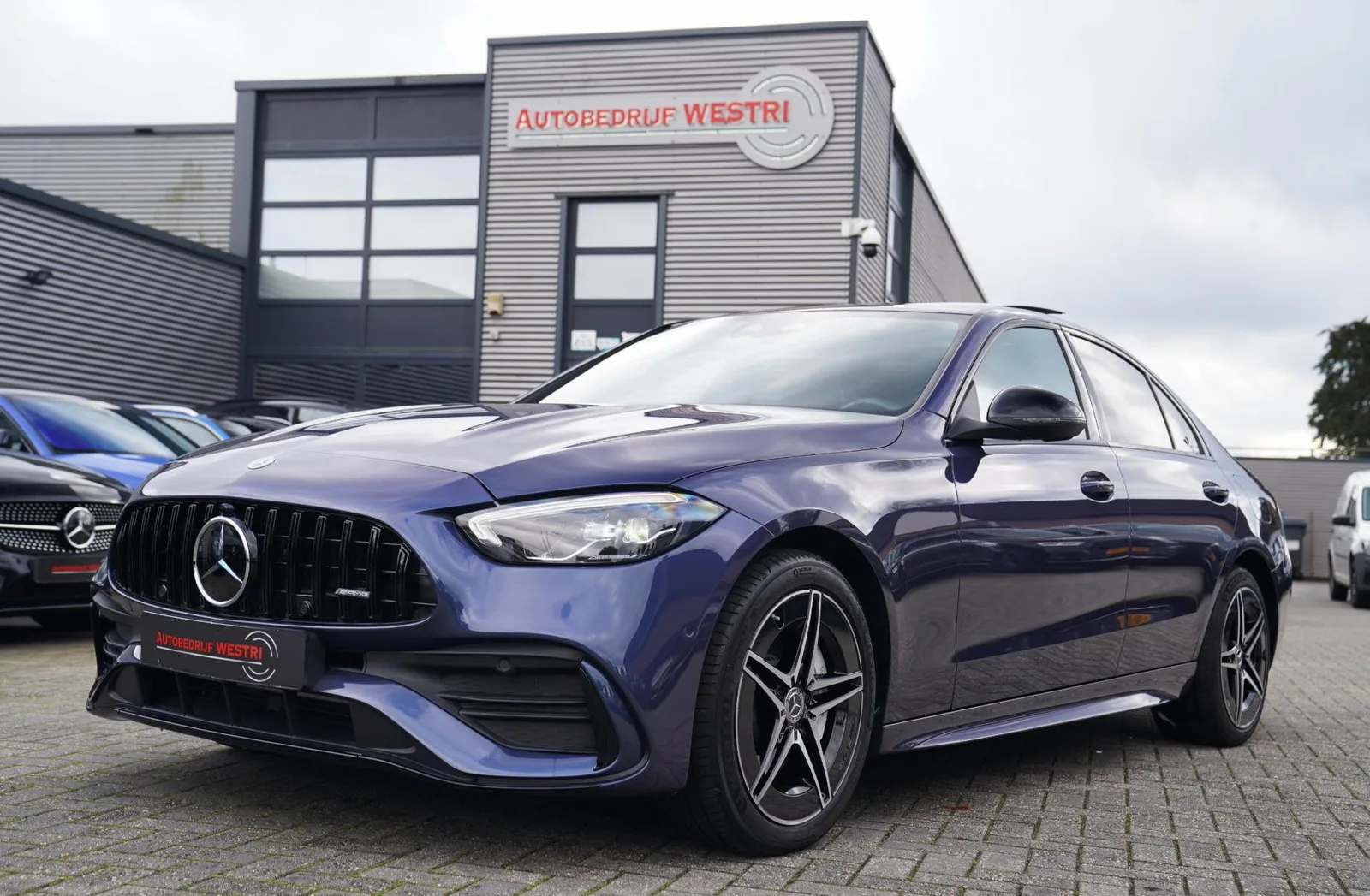 Mercedes-Benz Benz (2025) — foto 1