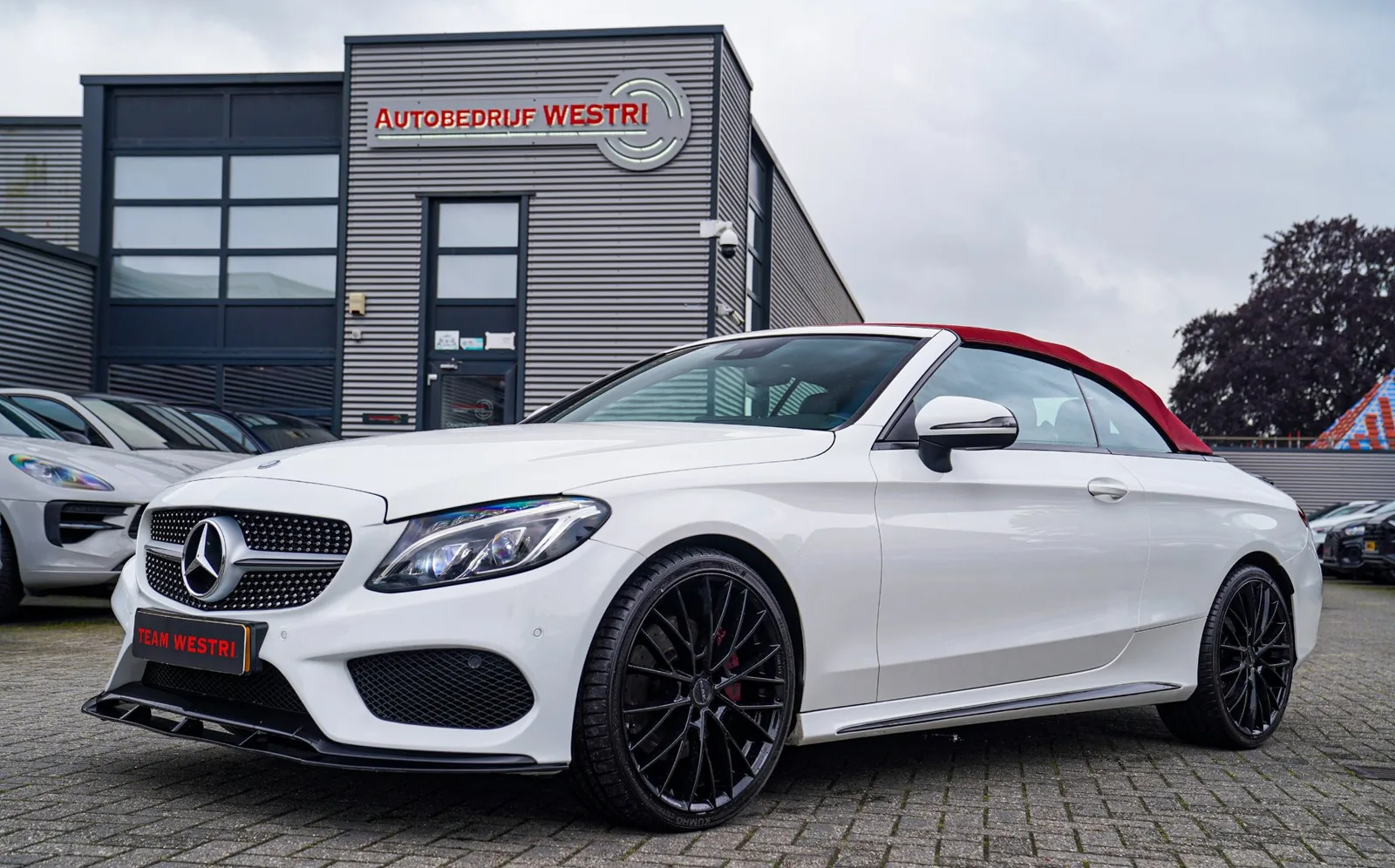 Mercedes-Benz Benz (2017) — foto 1