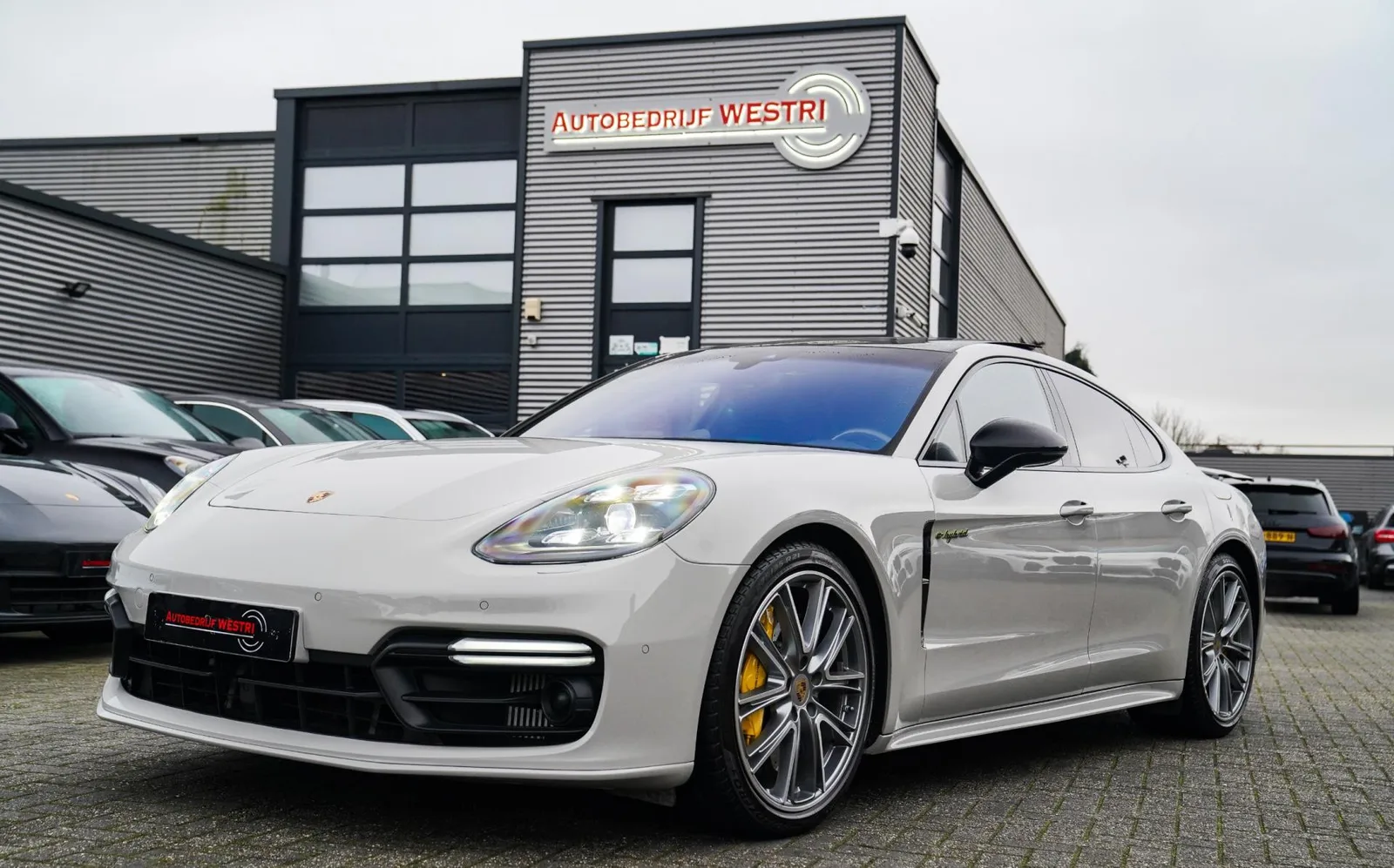 Porsche Panamera (2017) — foto 1