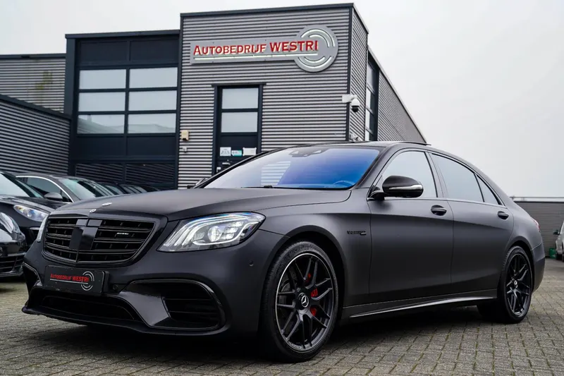 Mercedes-Benz Benz (2020)
