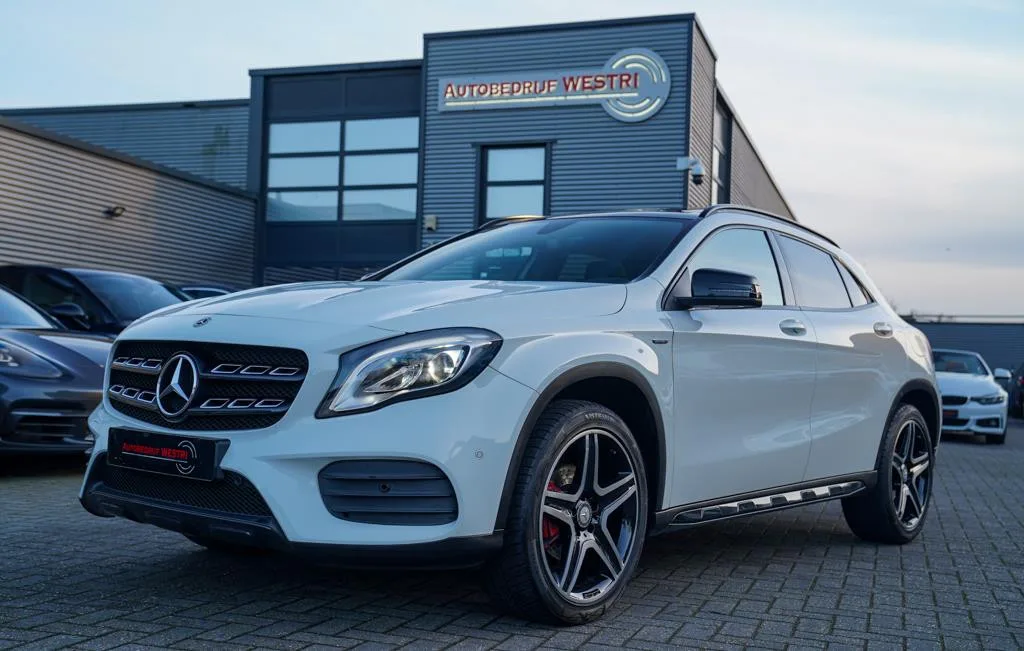 Mercedes-Benz Benz (2017) — foto 1