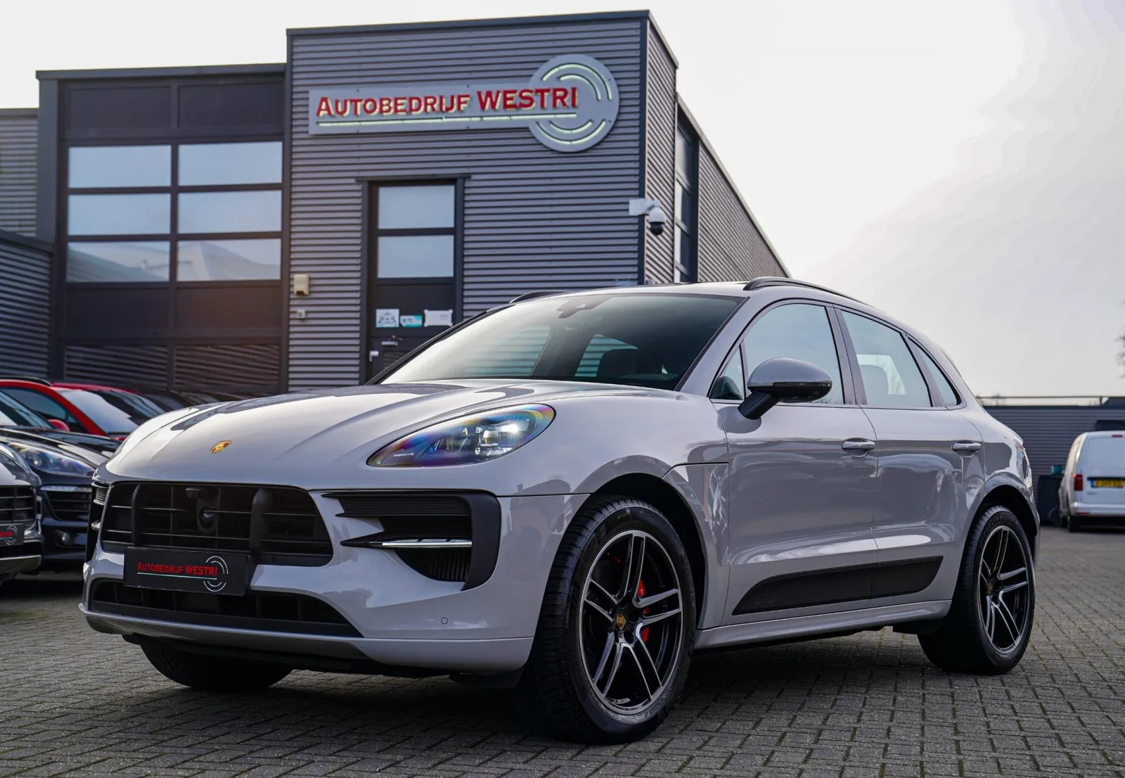 Porsche Macan (2020) — foto 1