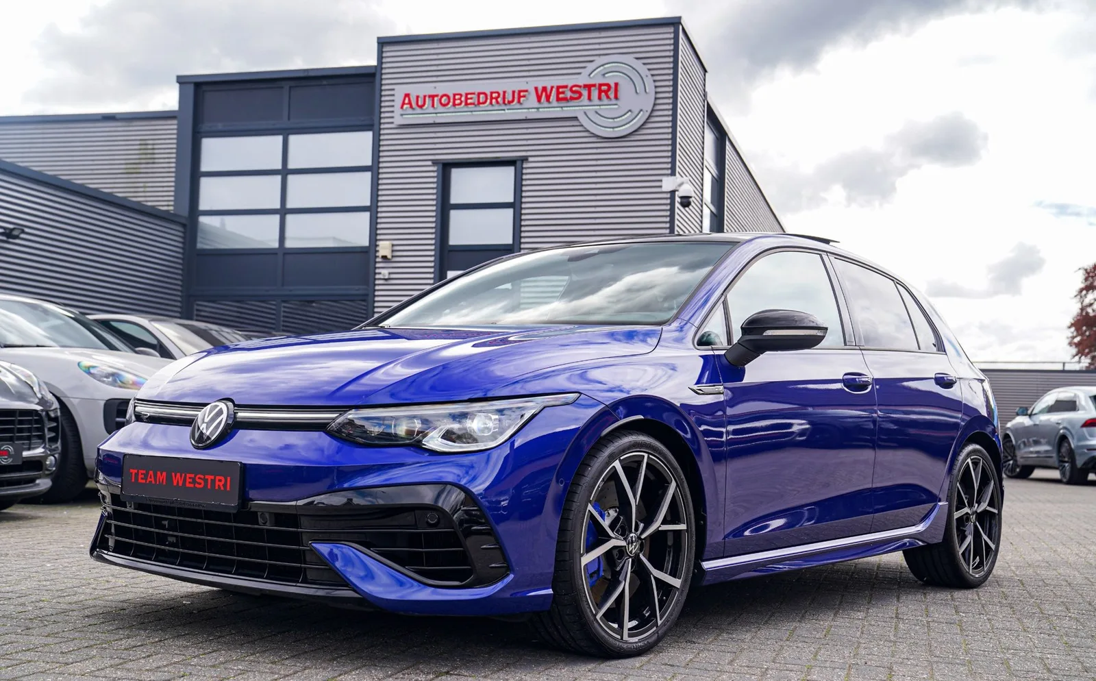 Volkswagen Golf (2024) — foto 1