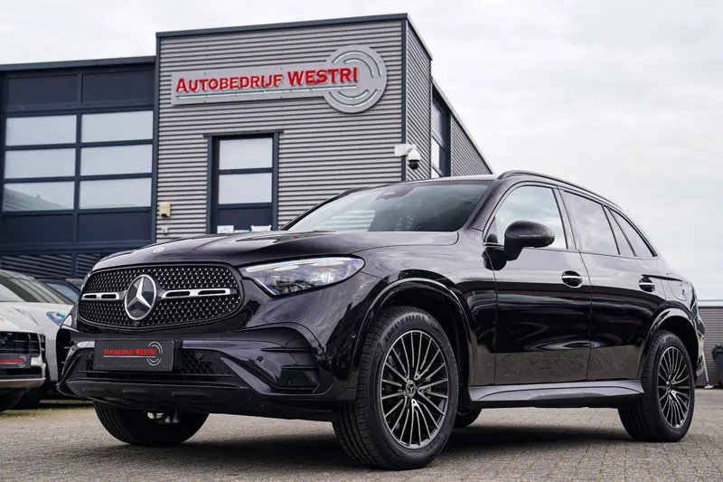 Mercedes-Benz Benz (2023)
