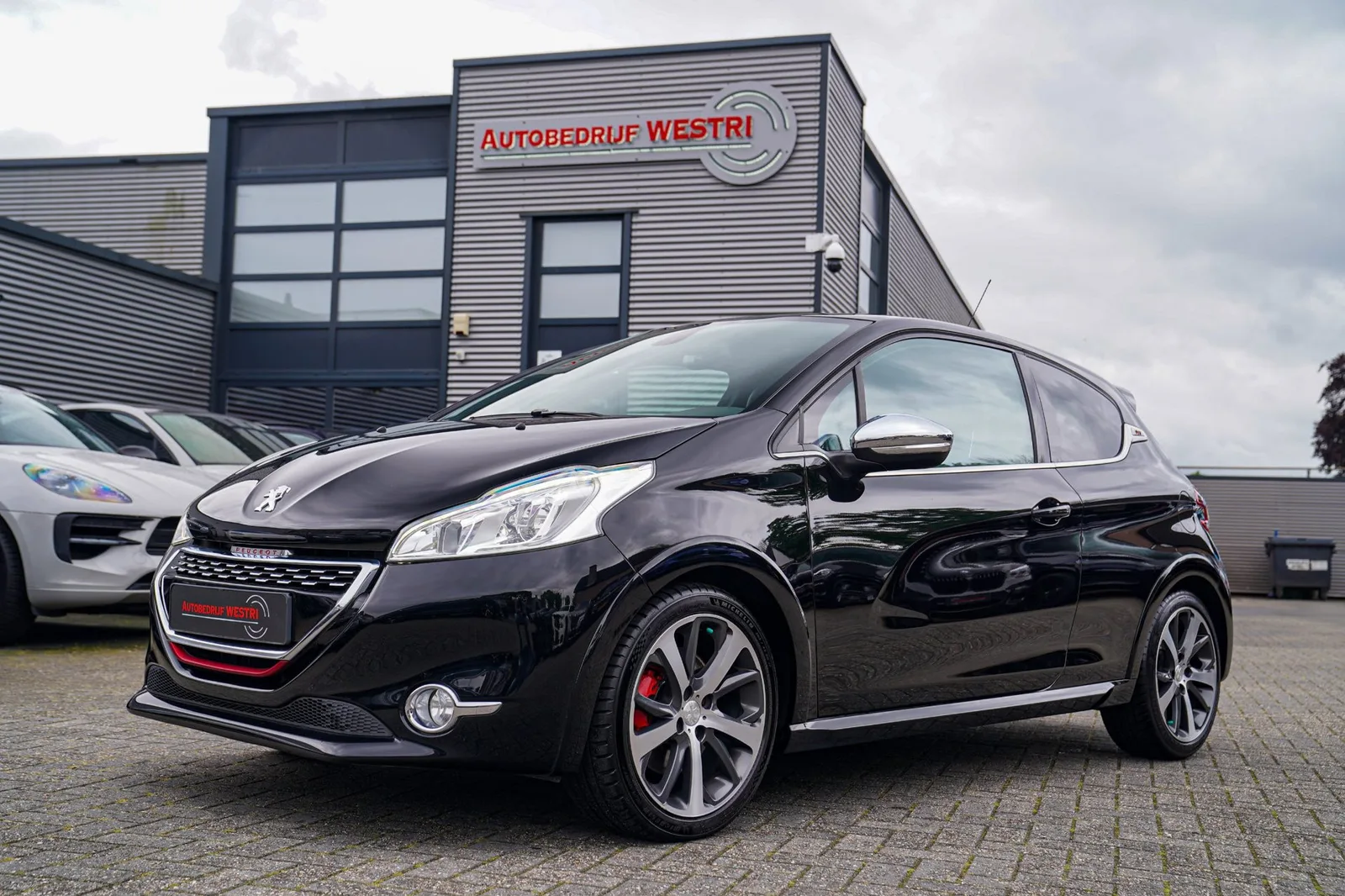 Peugeot 208 (2014) — foto 1