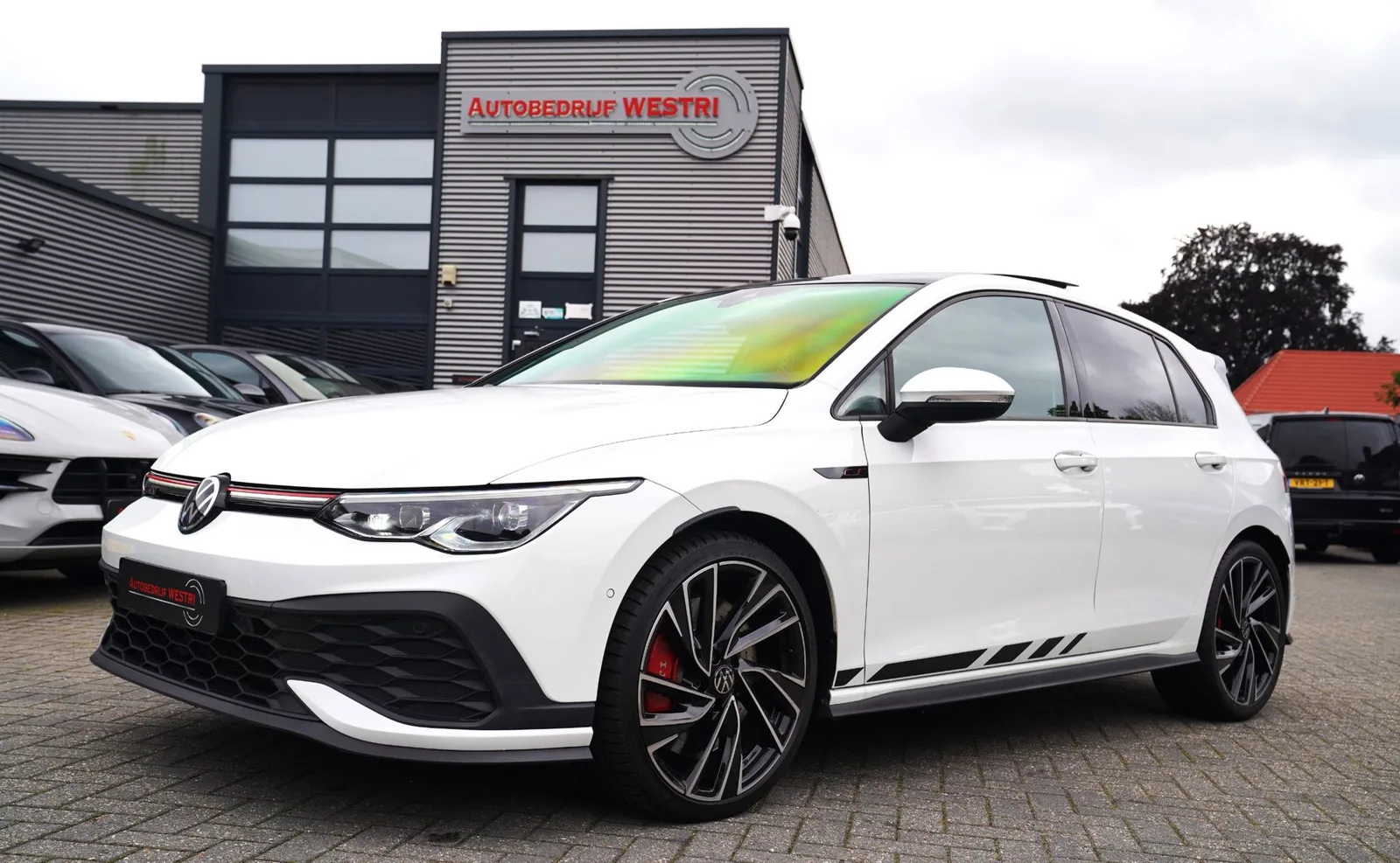 Volkswagen Golf (2021) — foto 1