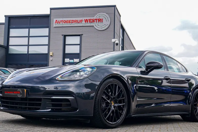 Porsche Panamera (2019)