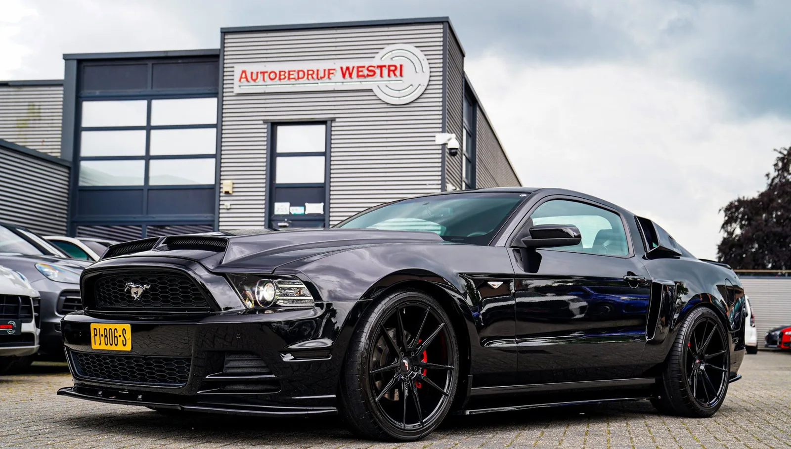 Ford Mustang (2012) — foto 1