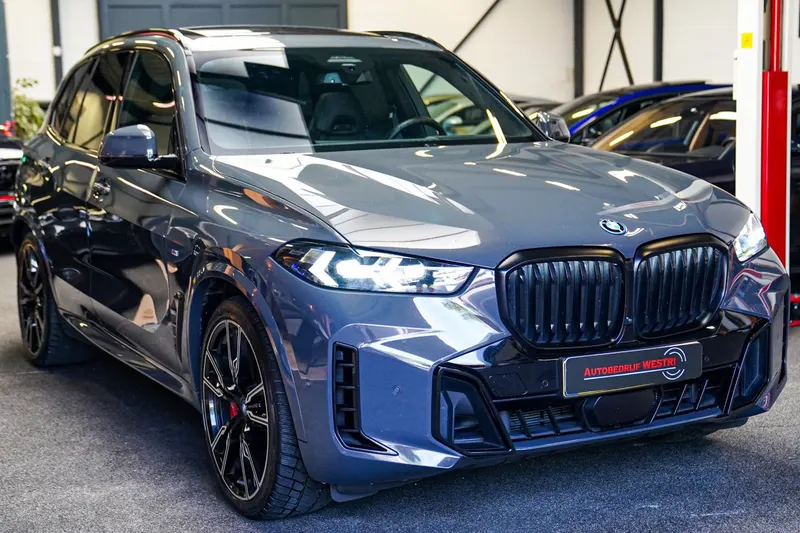 BMW X5 (2023)