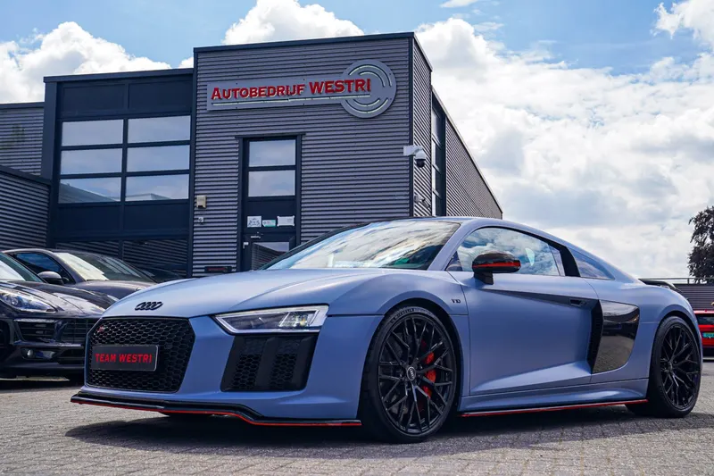 Audi R8