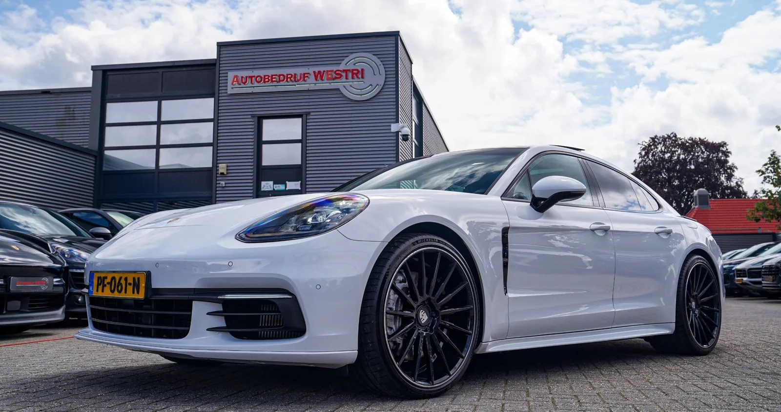 Porsche Panamera (2017) — foto 1